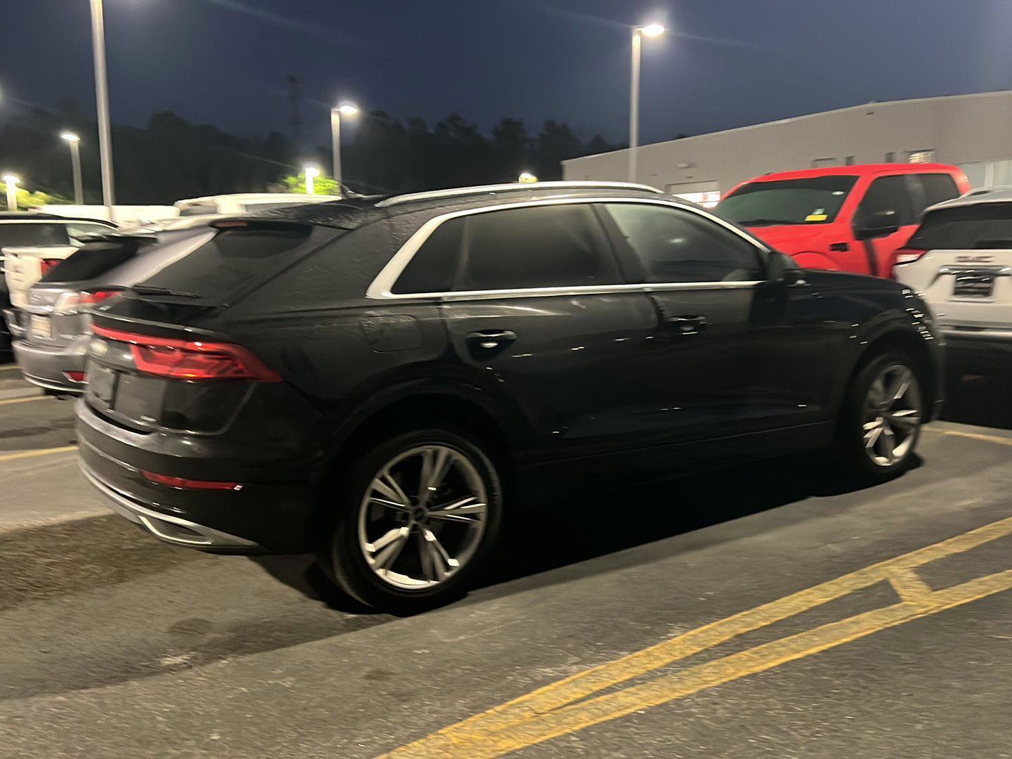 Used 2023 Audi Q8 Premium Plus image 5