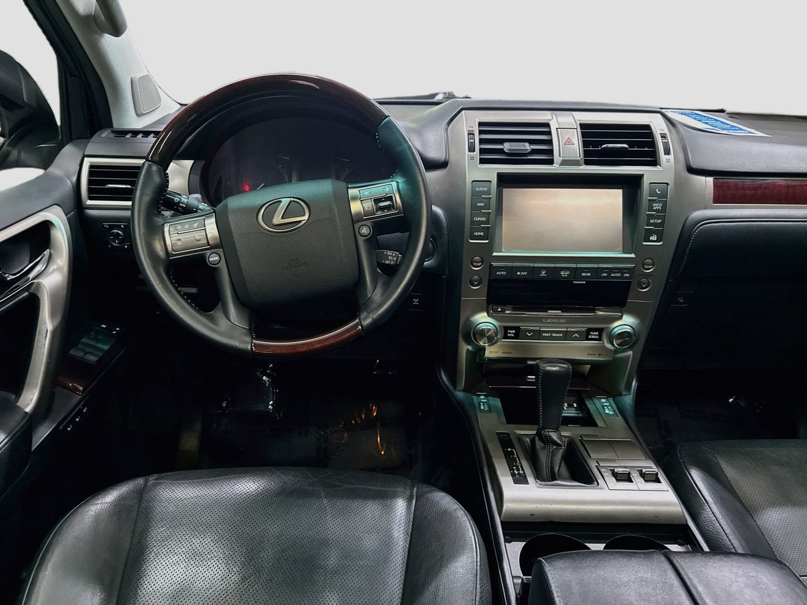 Used 2018 Lexus GX 460 Premium w/ Premium Package AWD/4WD image 25
