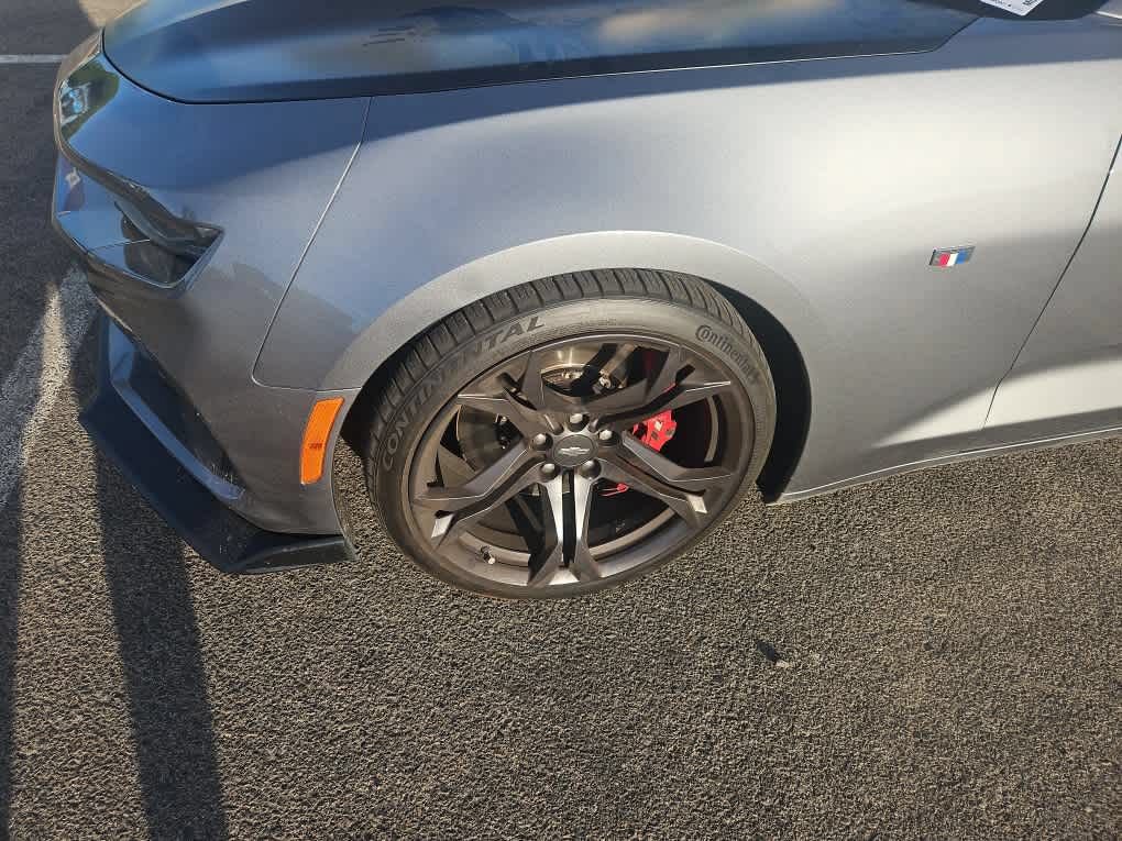 Used 2021 Chevrolet Camaro SS RWD image 3