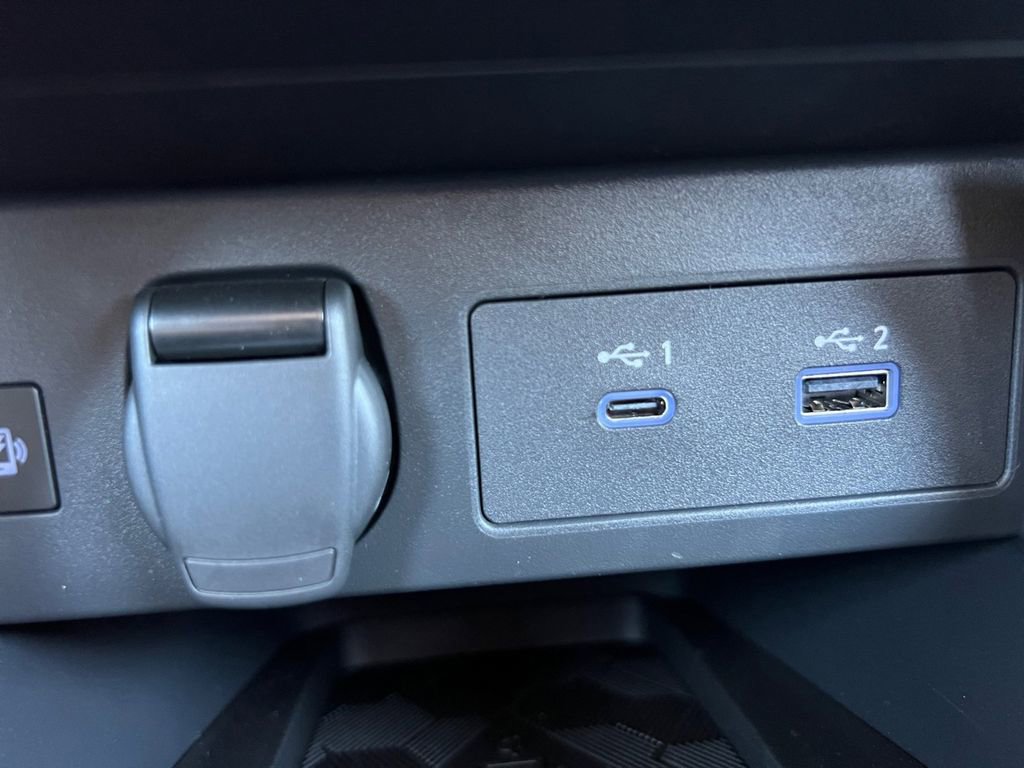 New 2025 Nissan Versa SR image 6