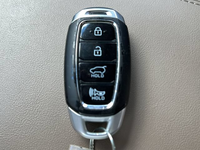 Used 2020 Hyundai Santa Fe Limited AWD/4WD image 25