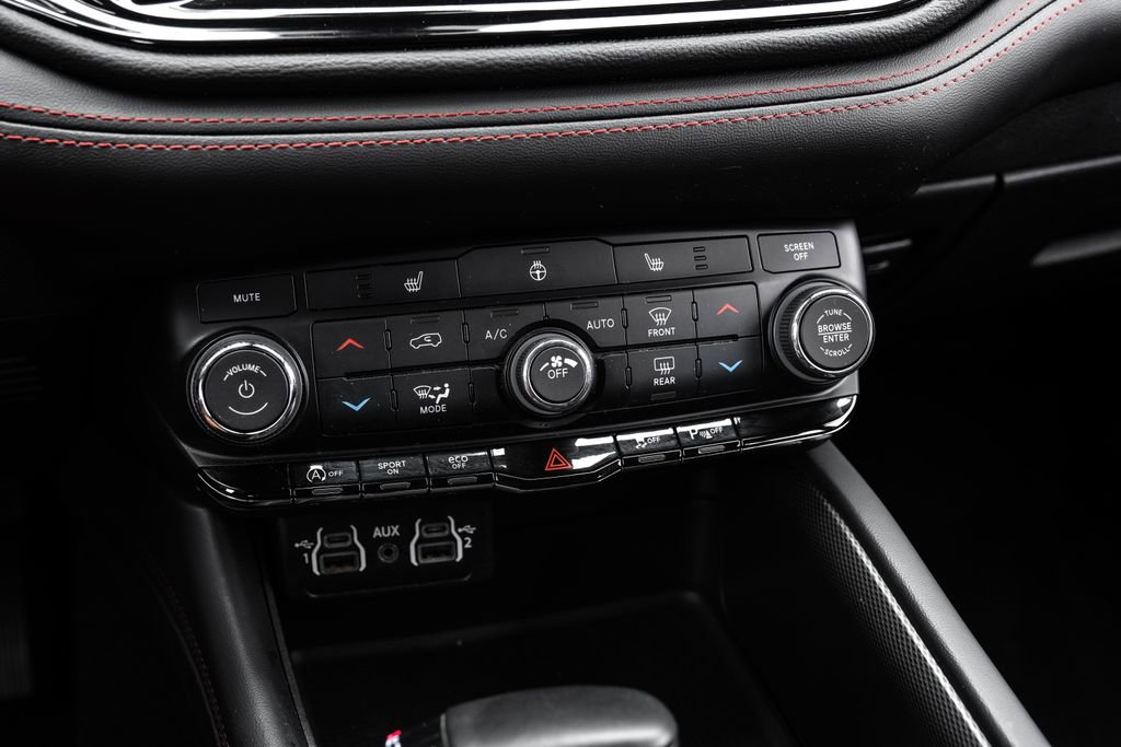 Used 2023 Dodge Durango GT w/ Blacktop Package AWD/4WD image 34