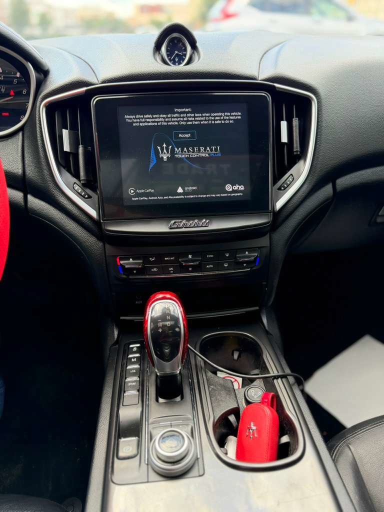 Used 2018 Maserati Ghibli RWD image 12