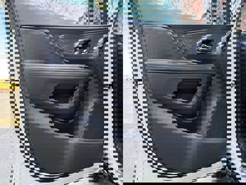 Used 2018 Buick Encore Essence AWD/4WD image 24