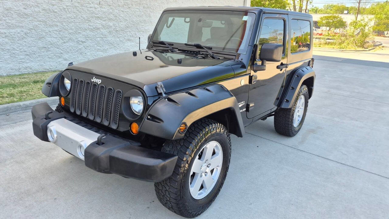 Used 2008 Jeep Wrangler Sahara w/ Dual Top Group AWD/4WD image 3