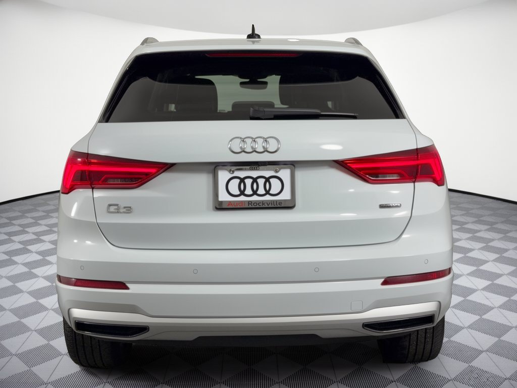 Certified 2022 Audi Q3 2.0T Premium w/ Convenience Package AWD/4WD image 11