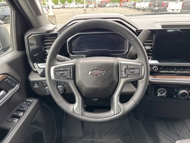 Used 2024 Chevrolet Silverado 1500 RST AWD/4WD image 9
