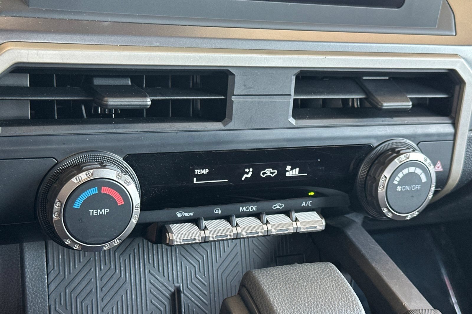 Certified 2025 Toyota Tacoma SR5 AWD/4WD image 22