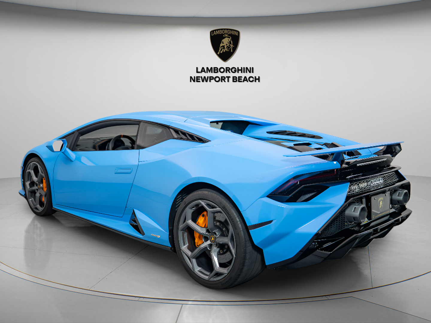 Used 2024 Lamborghini Huracan Tecnica RWD image 4