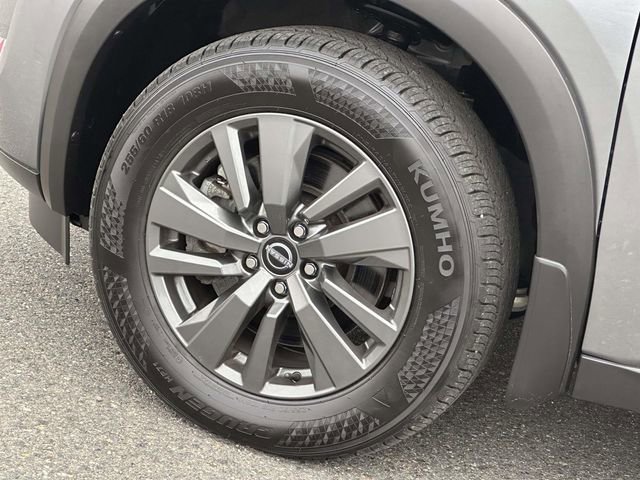 Used 2024 Nissan Pathfinder SV w/ Black Appearance Package image 8