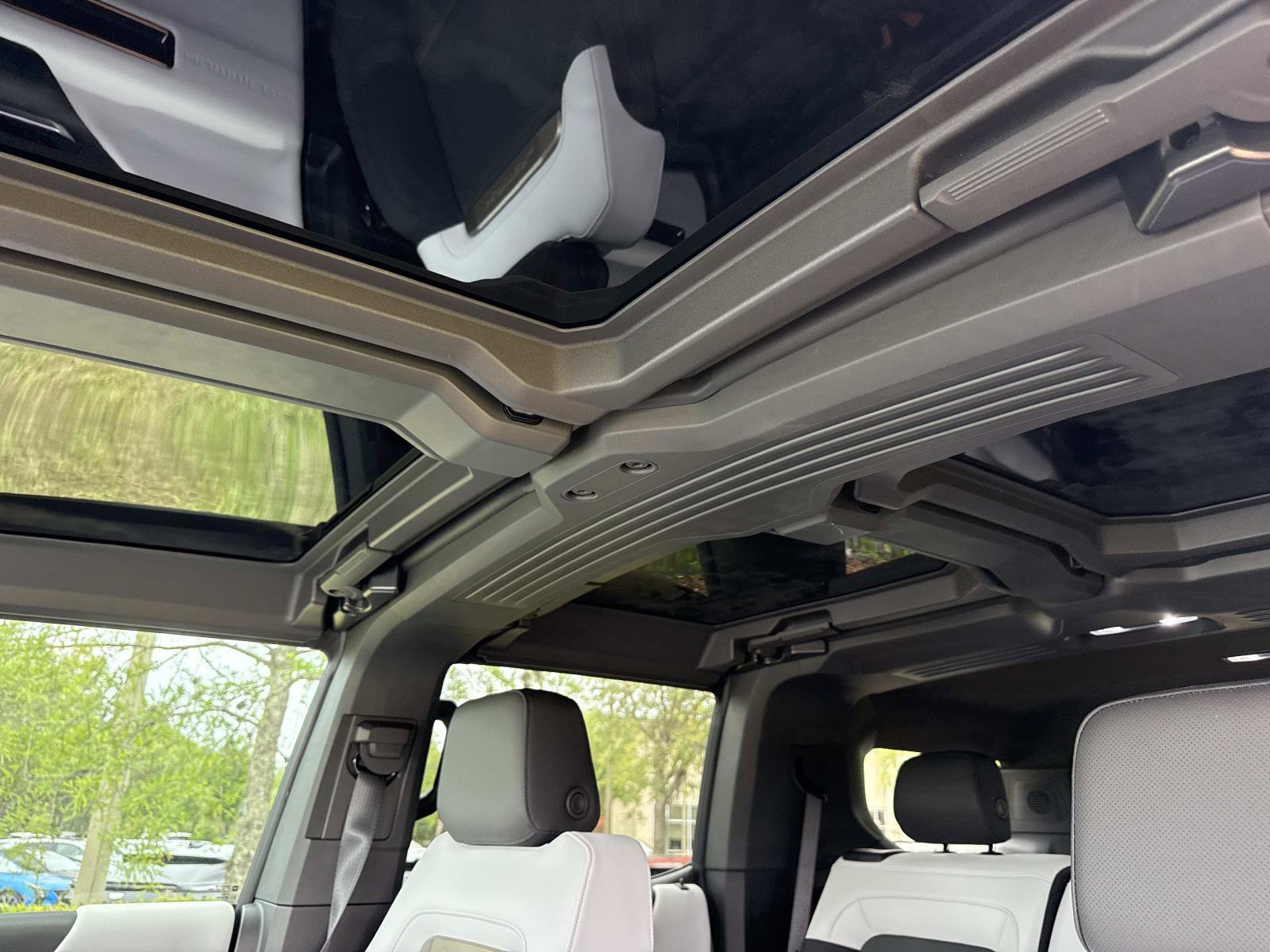Used 2024 GMC Hummer EV 2X w/ LPO, Illumination Package AWD/4WD image 23