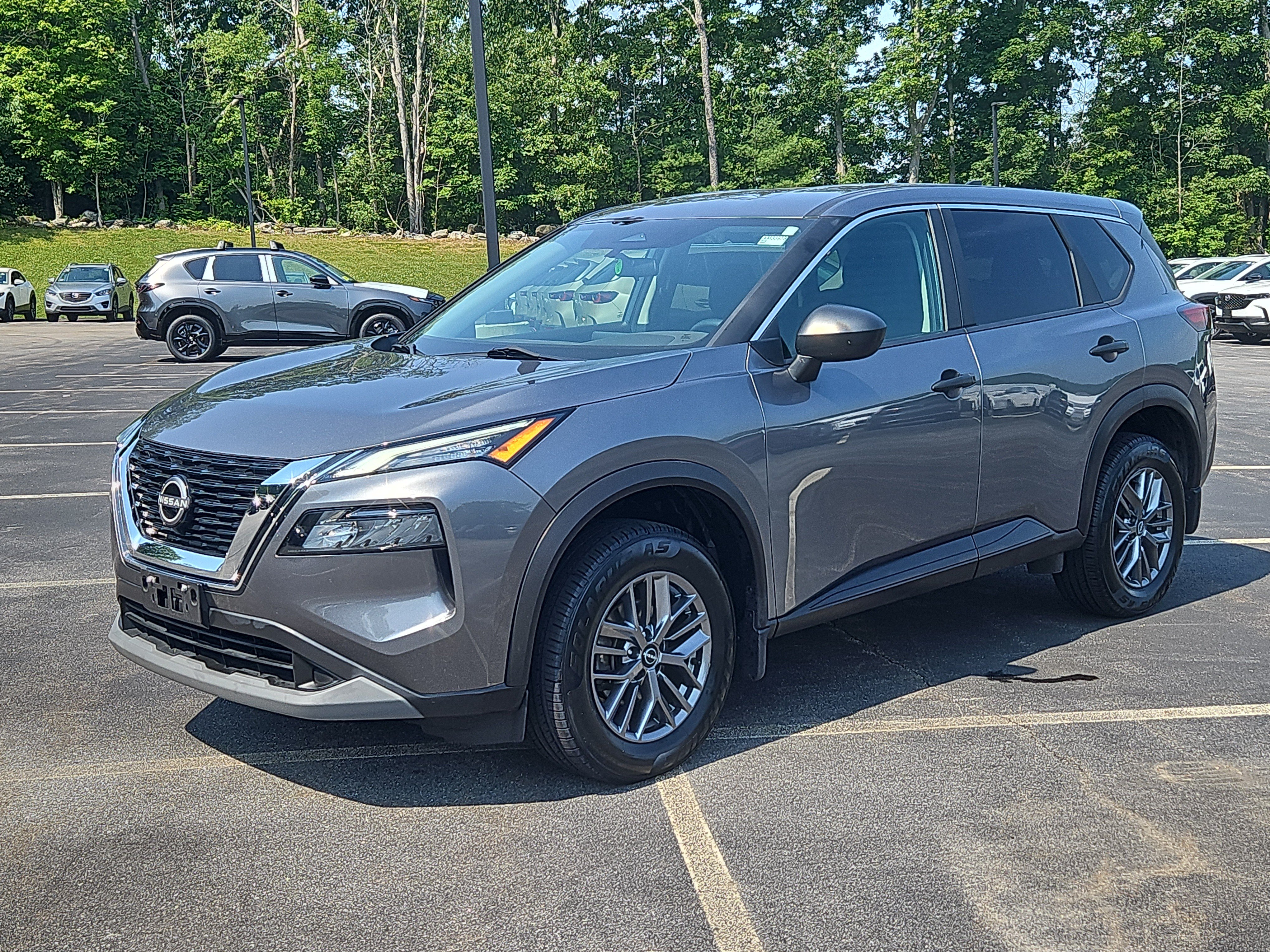 Used 2023 Nissan Rogue S AWD/4WD image 3