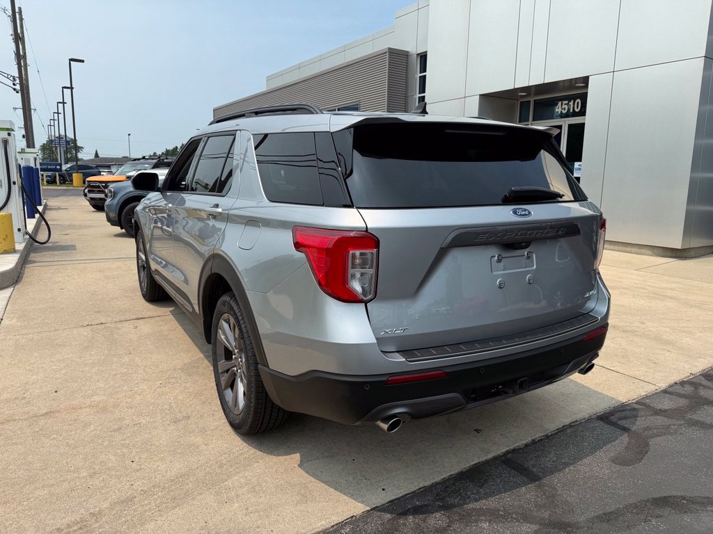 Certified 2024 Ford Explorer XLT w/ Equipment Group 202A AWD/4WD image 7