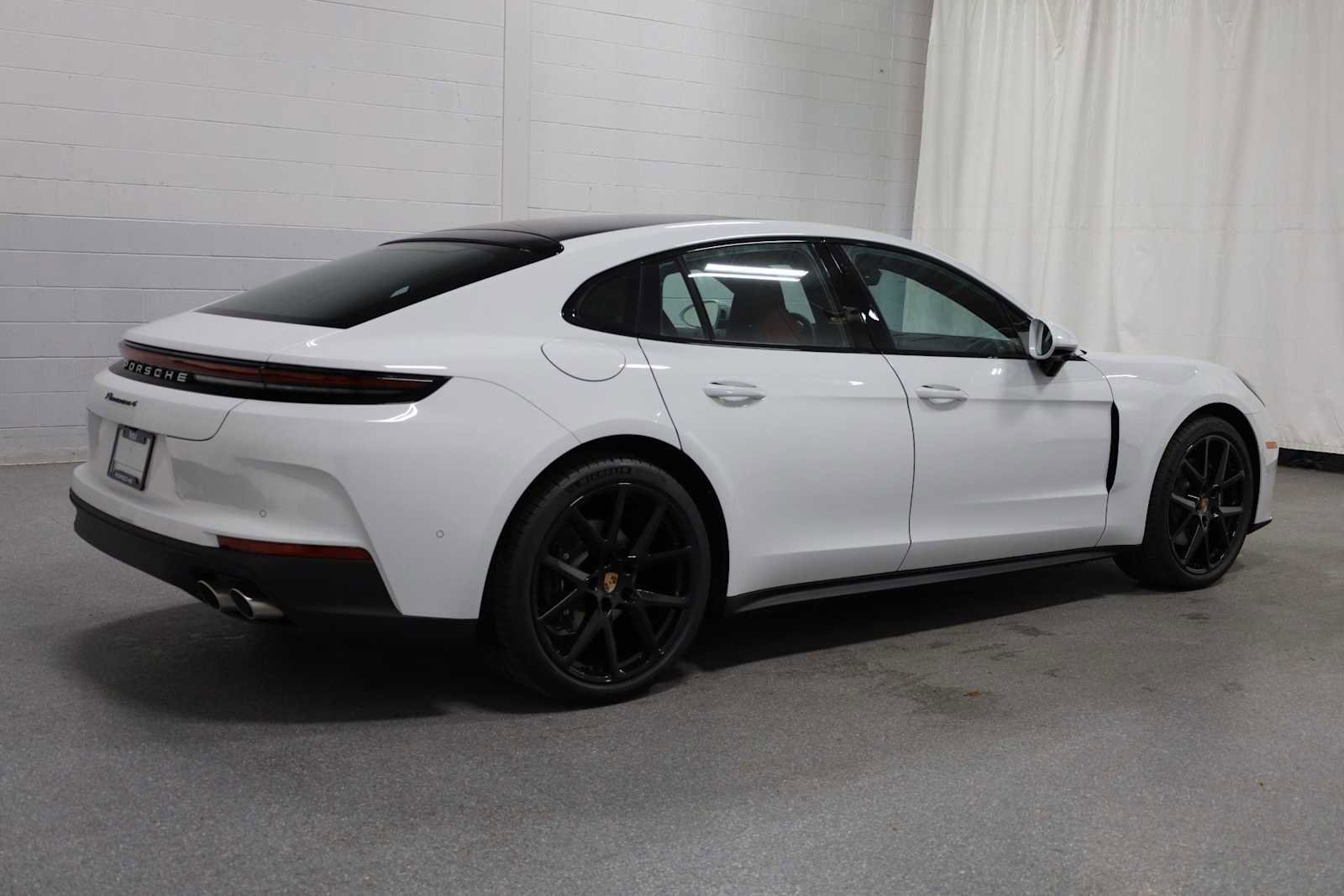 New 2026 Porsche Panamera 4 image 9