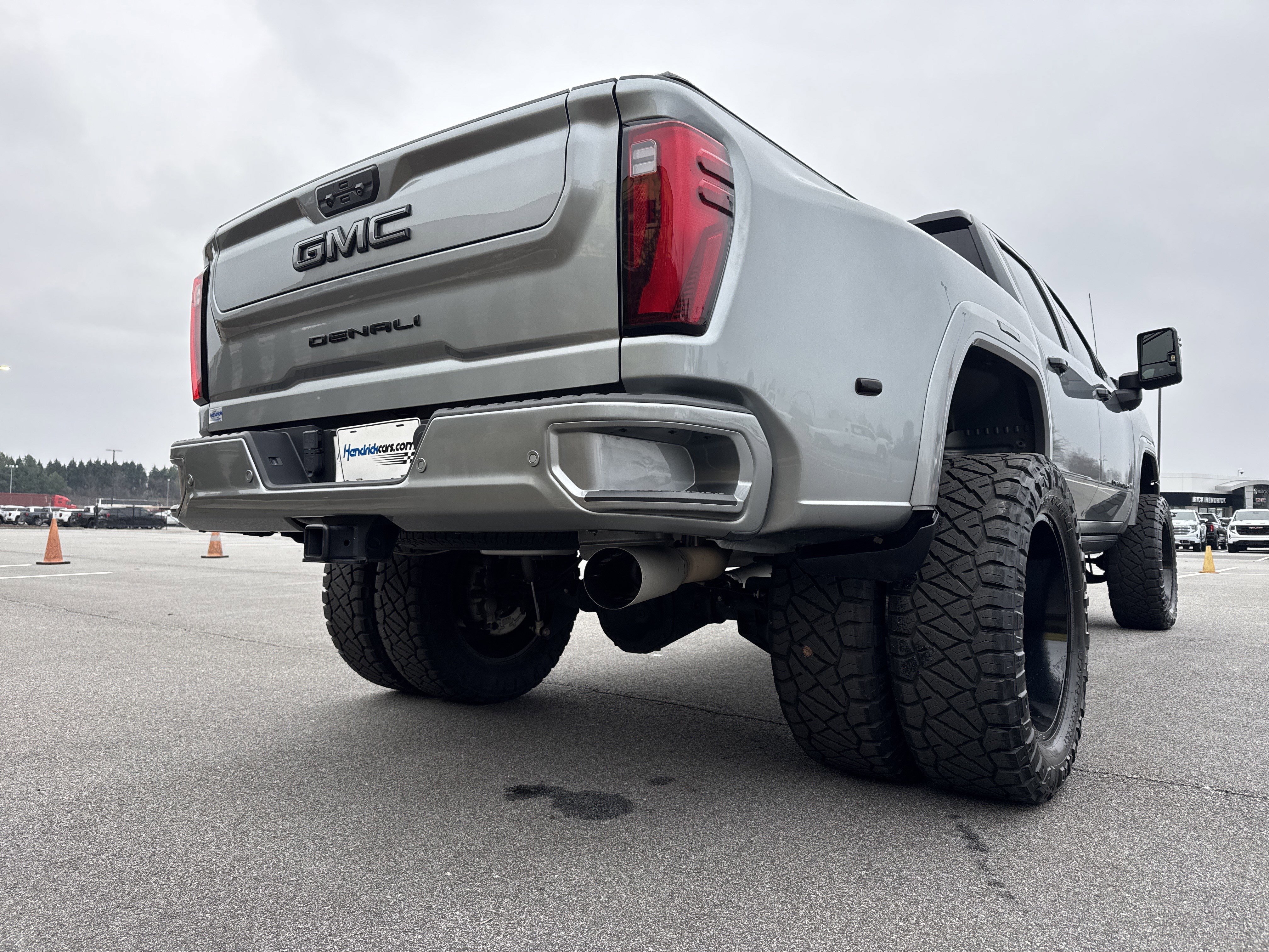 Used 2024 GMC Sierra 3500 Denali Ultimate image 10