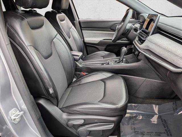 Used 2023 Jeep Compass Latitude w/ Sun and Sound Group AWD/4WD image 23