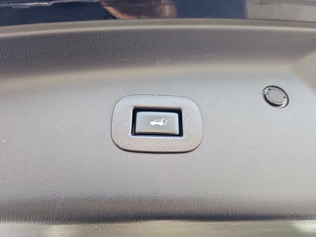 Used 2020 Nissan Armada SL w/ Premium Package RWD image 34