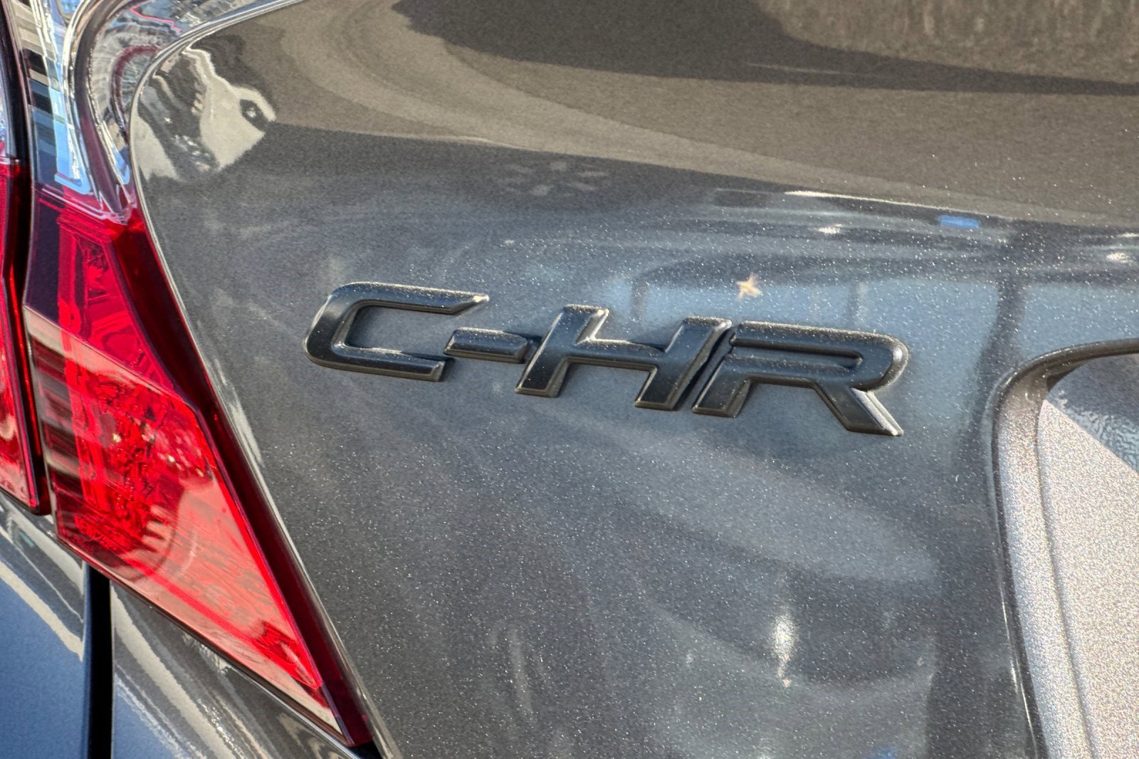 Used 2021 Toyota C-HR LE image 21