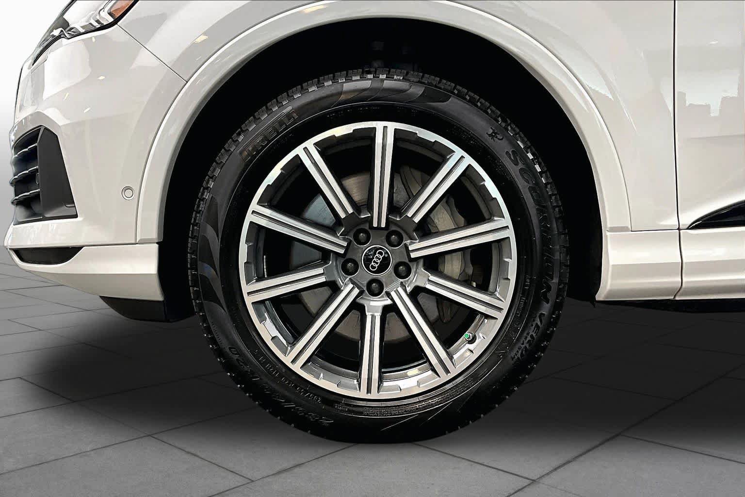 Certified 2024 Audi Q7 2.0T Premium Plus w/ Premium Plus Package AWD/4WD image 11