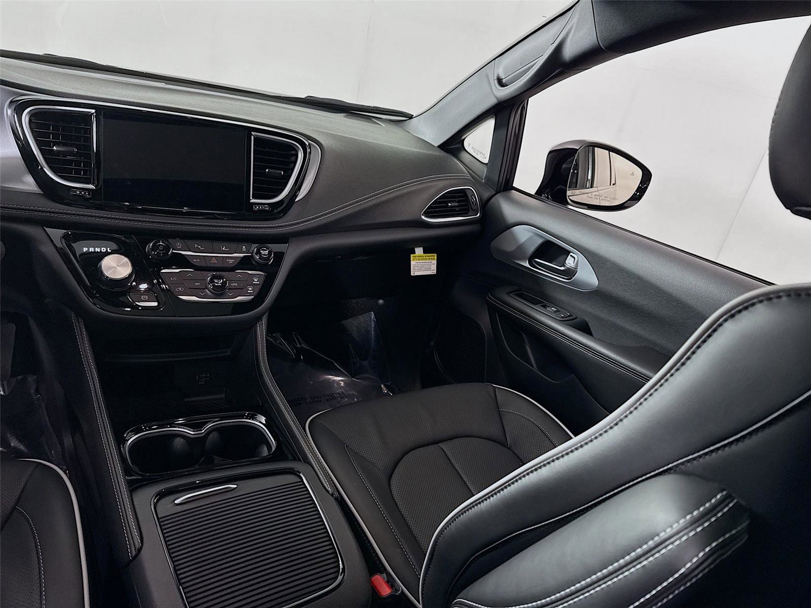 New 2026 Chrysler Pacifica Limited image 18