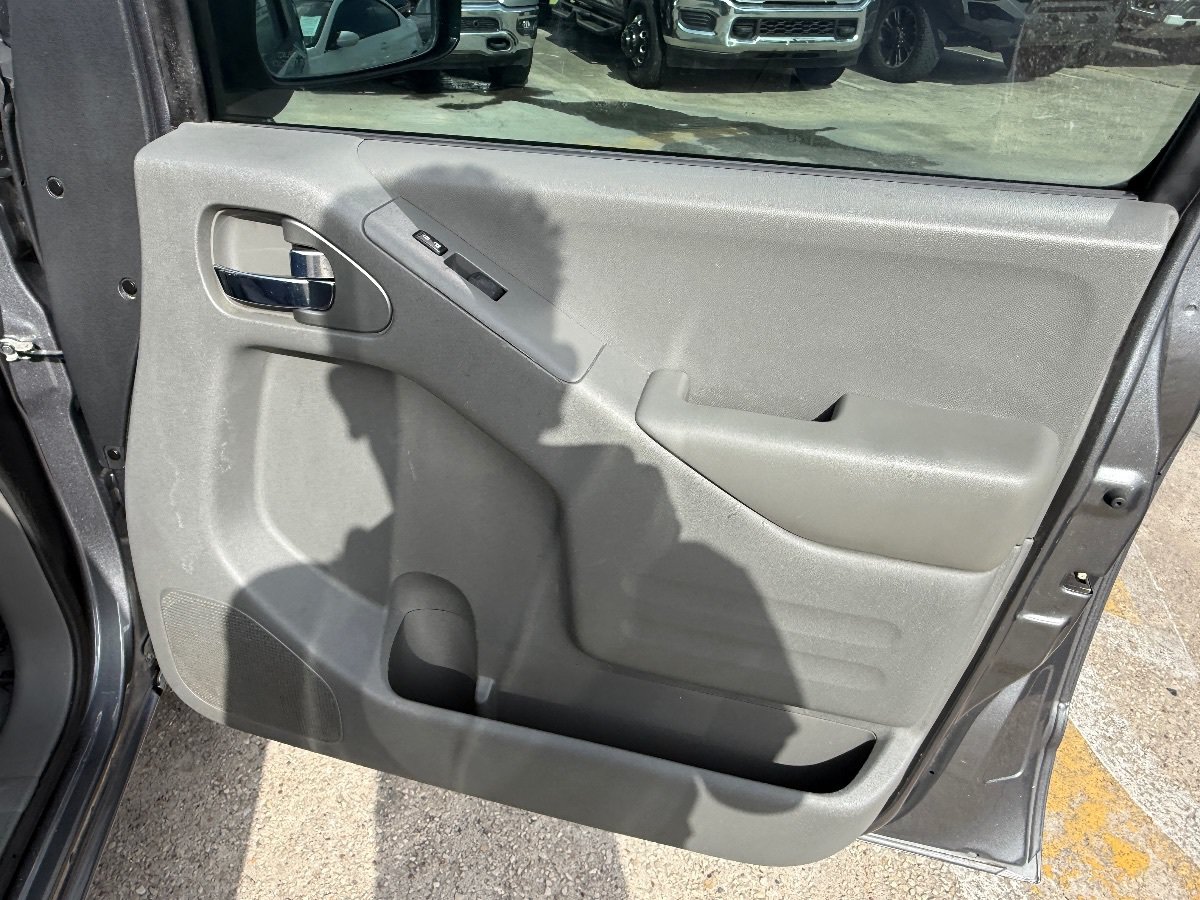 Used 2019 Nissan Frontier SV RWD image 16