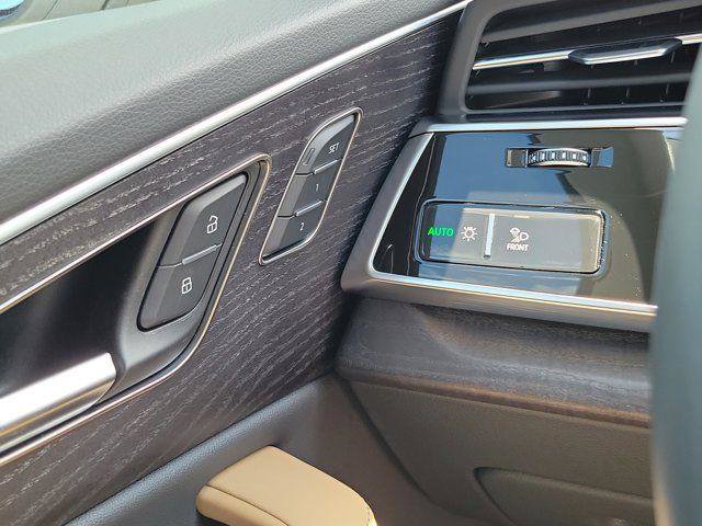 Certified 2025 Audi Q8 Premium Plus w/ Premium Plus Package AWD/4WD image 20