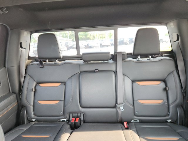 Used 2022 GMC Sierra 1500 AT4 w/ AT4 Preferred Package AWD/4WD image 18