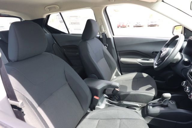 New 2025 Nissan Kicks Play S image 21