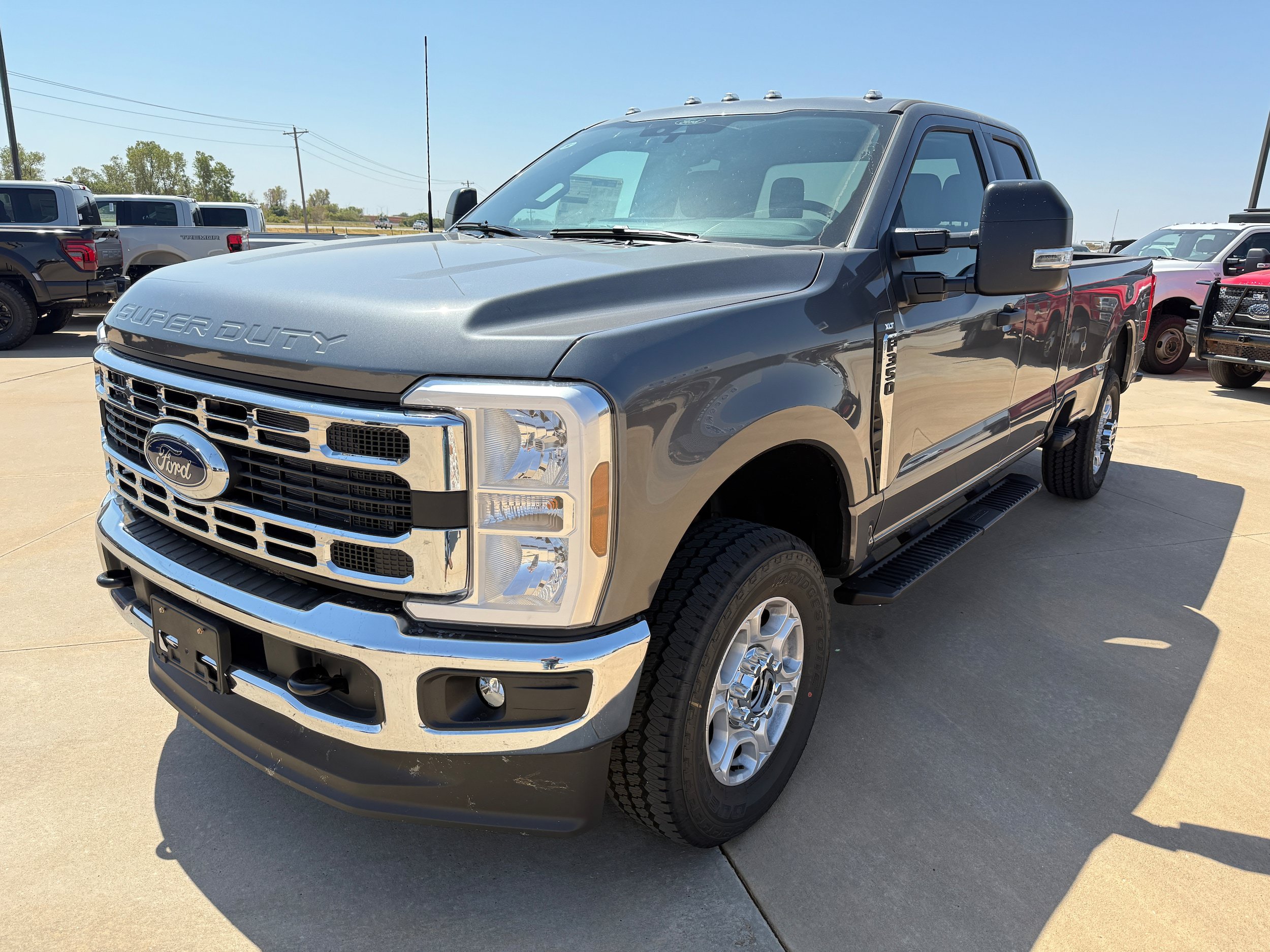 New 2026 Ford F350 XLT w/ FX4 Off-Road Package AWD/4WD image 3