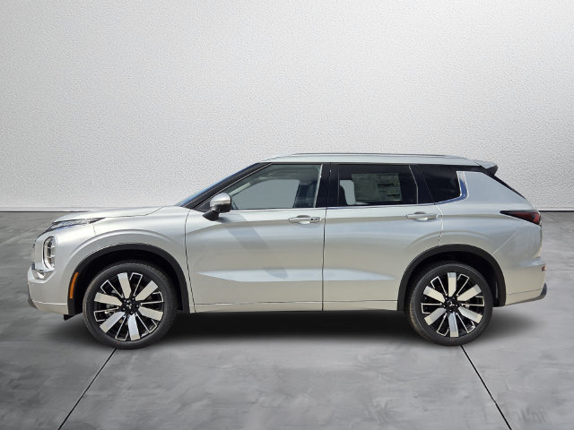 New 2026 Mitsubishi Outlander SEL FWD image 3