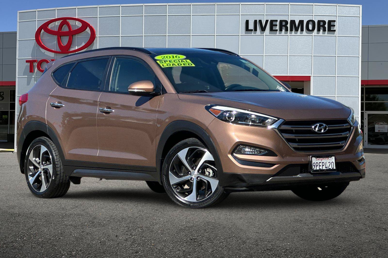 Used 2016 Hyundai Tucson Limited w/ Option Group 03 FWD image 2