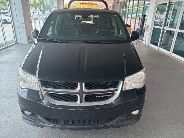 Used 2019 Dodge Grand Caravan SXT FWD image 2