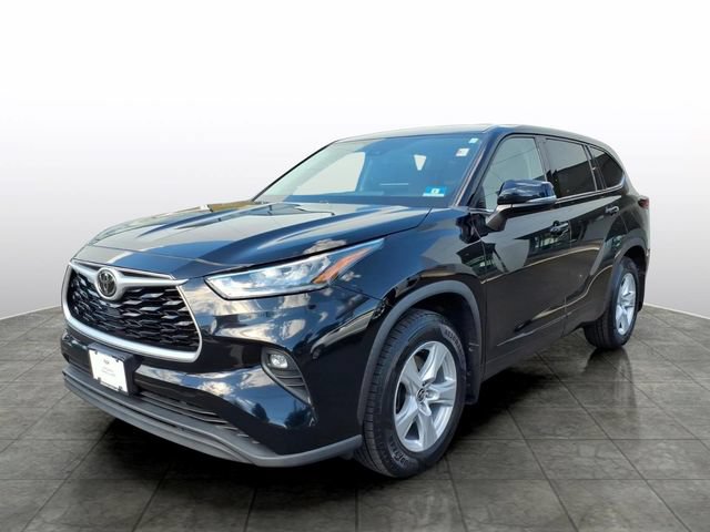 Used 2020 Toyota Highlander LE AWD/4WD image 3