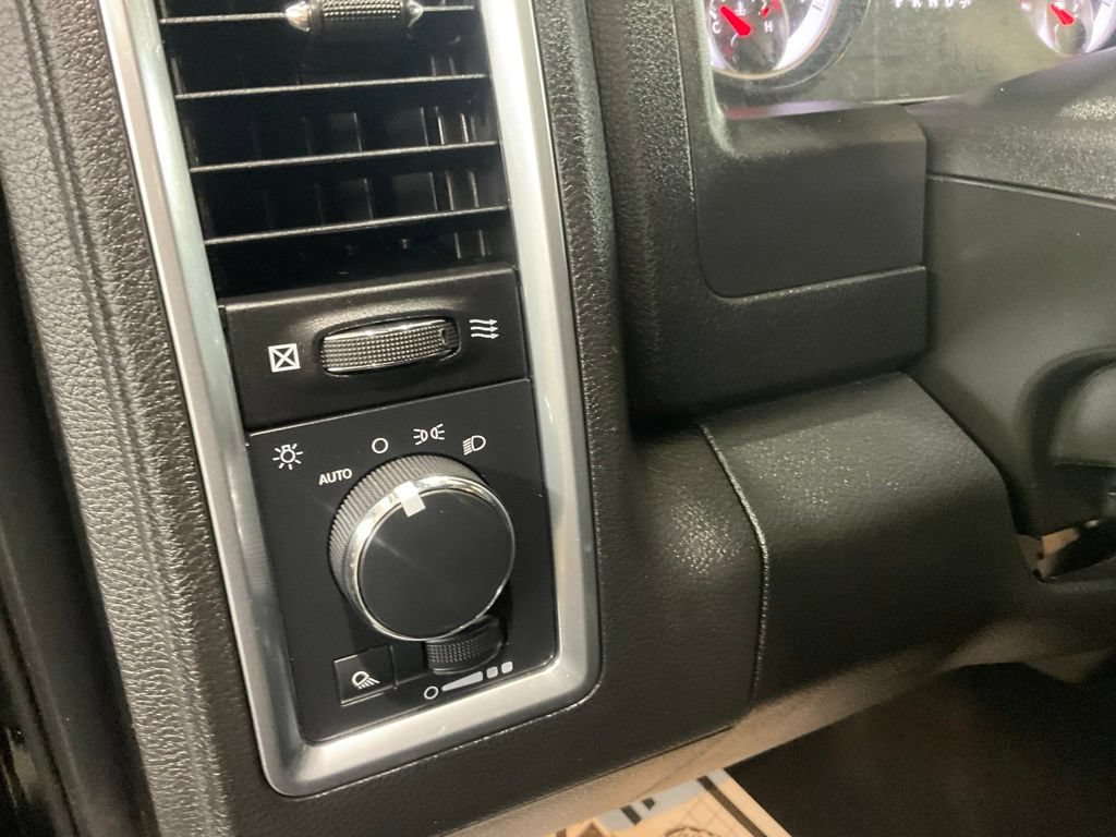 Used 2024 RAM 1500 Warlock AWD/4WD image 8