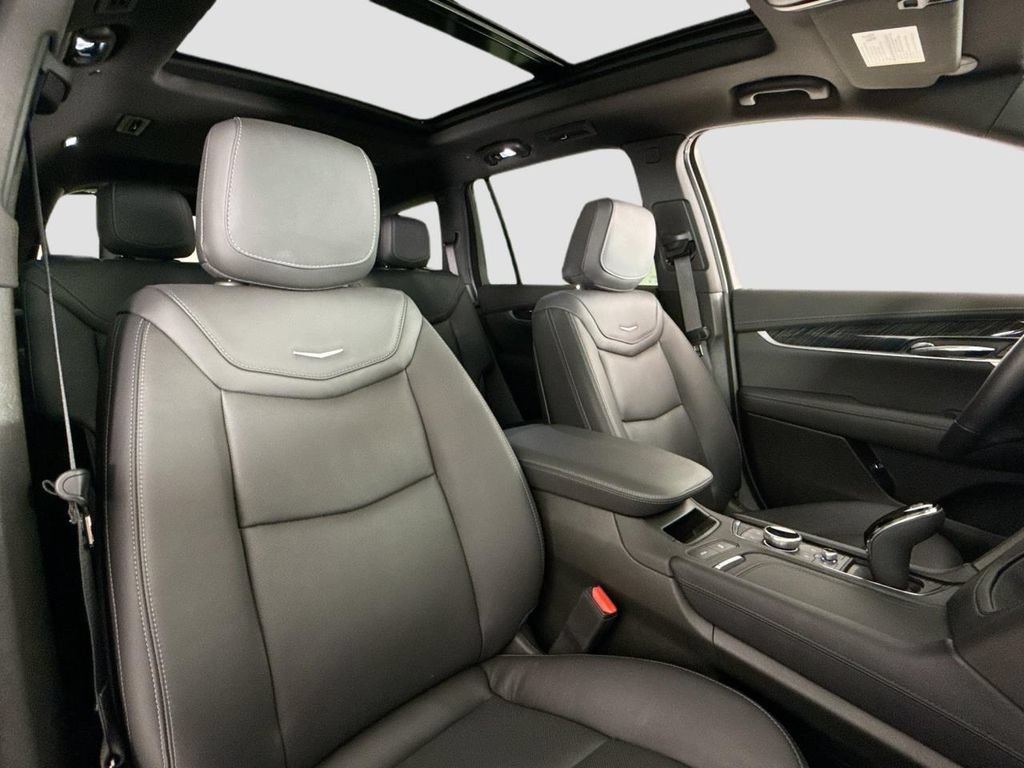 Used 2024 Cadillac XT6 Premium Luxury FWD image 14