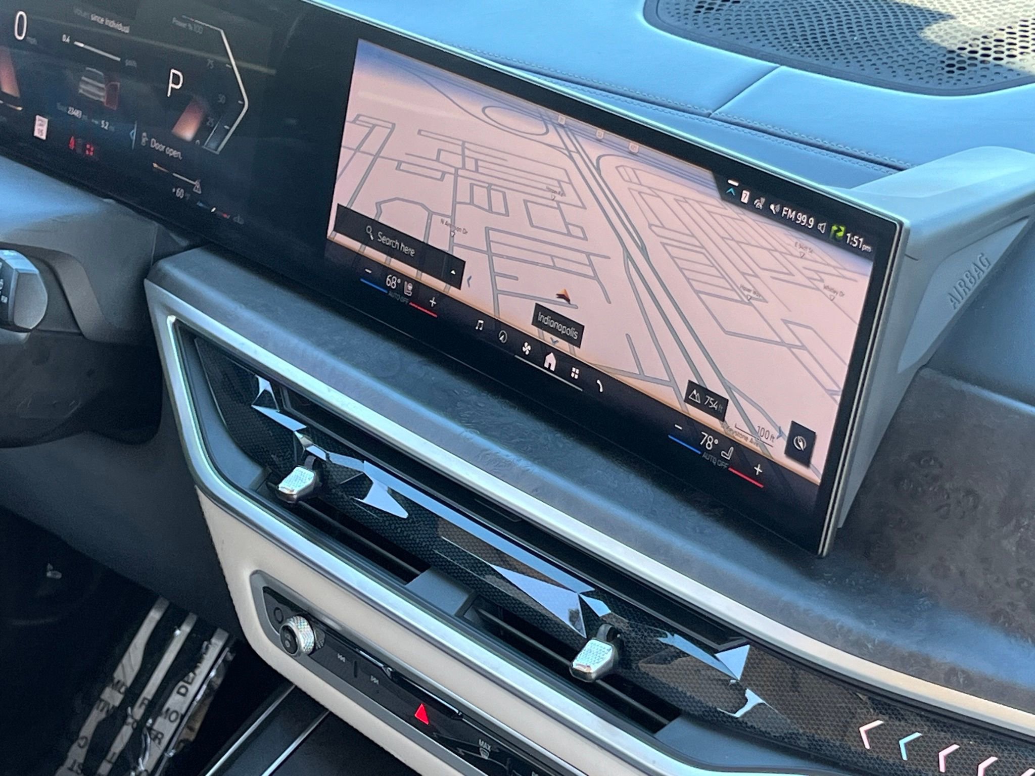 Used 2024 BMW X7 xDrive40i w/ Executive Package image 47