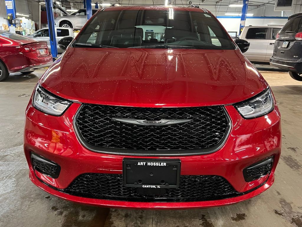 New 2026 Chrysler Pacifica Limited w/ S Appearance Package FWD image 8