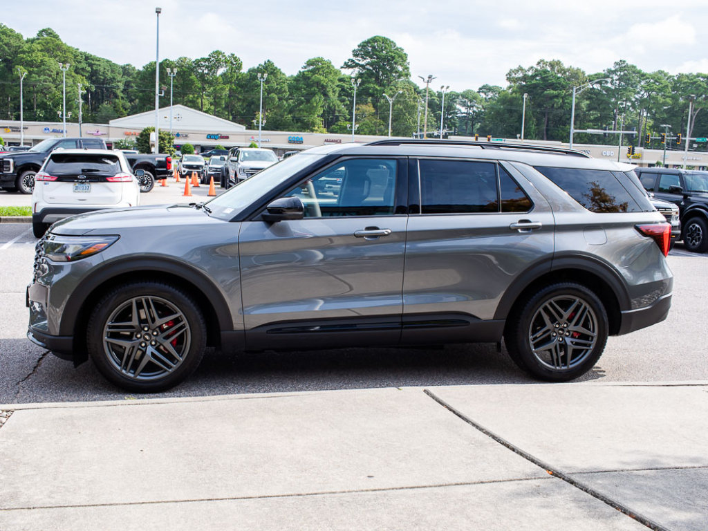 Used 2026 Ford Explorer ST w/ Sun And Sound Package AWD/4WD image 3