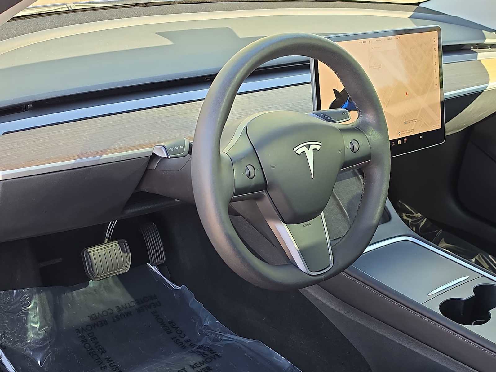Used 2023 Tesla Model 3 Standard Range image 2