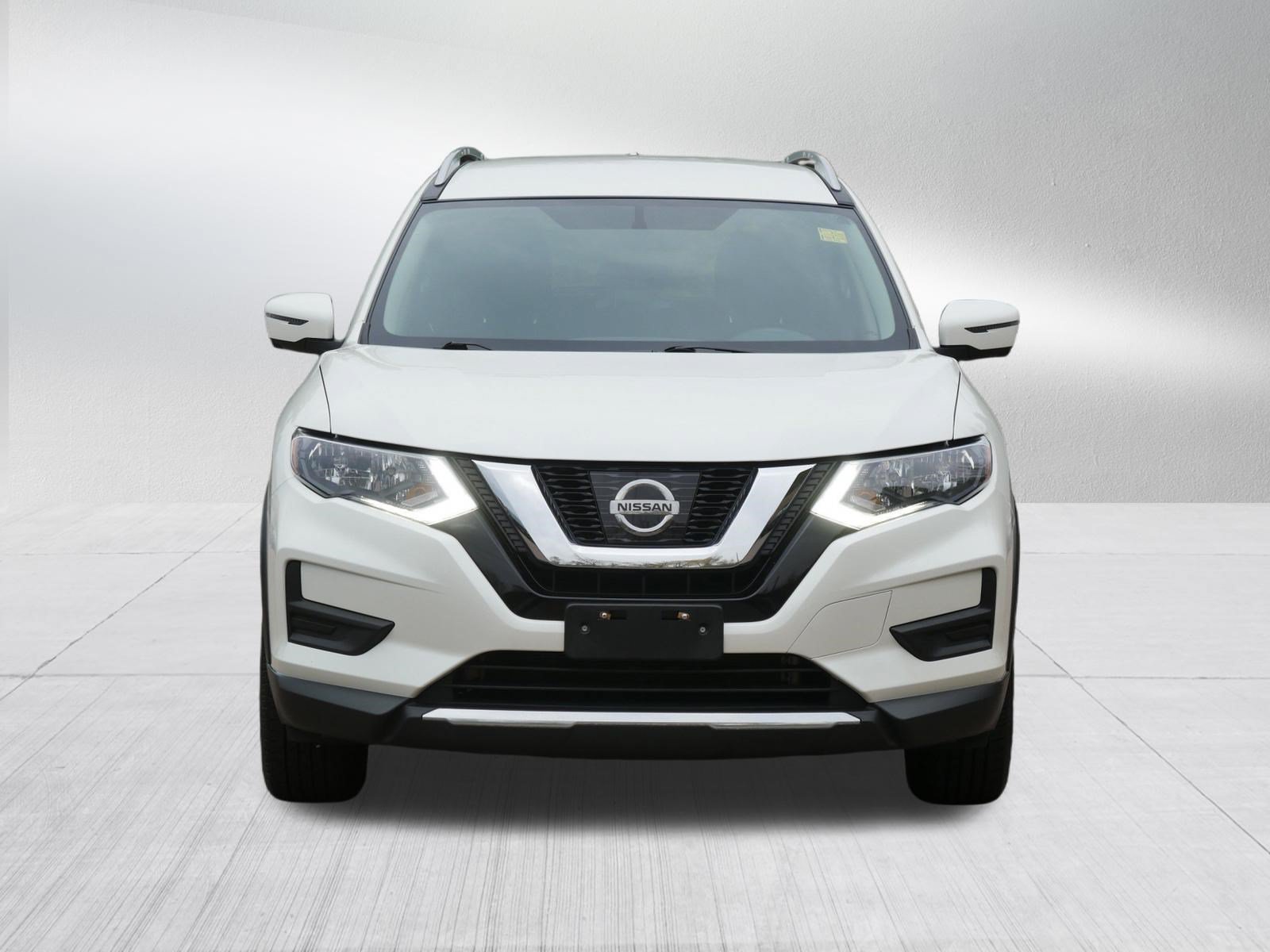 Certified 2017 Nissan Rogue SV w/ SV Premium Package AWD/4WD image 2