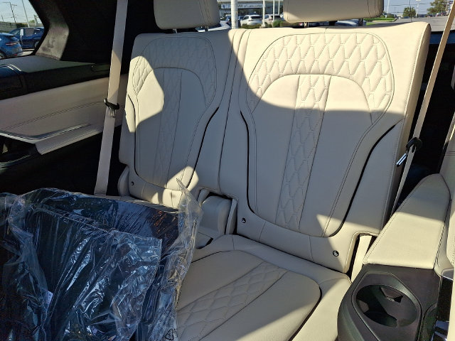 New 2027 BMW X7 xDrive40i w/ Executive Package AWD/4WD image 7