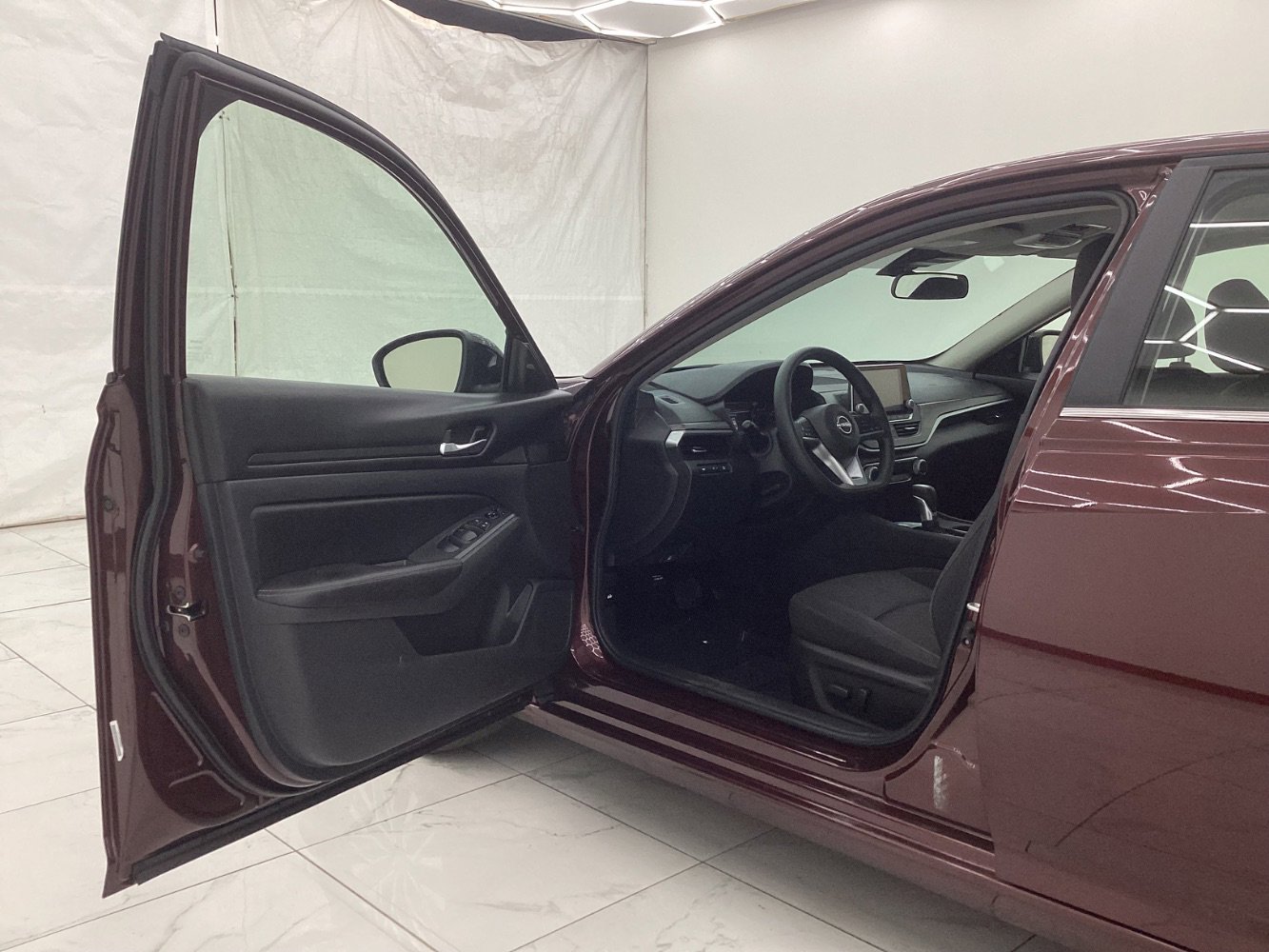 Used 2025 Nissan Altima 2.5 SV image 16