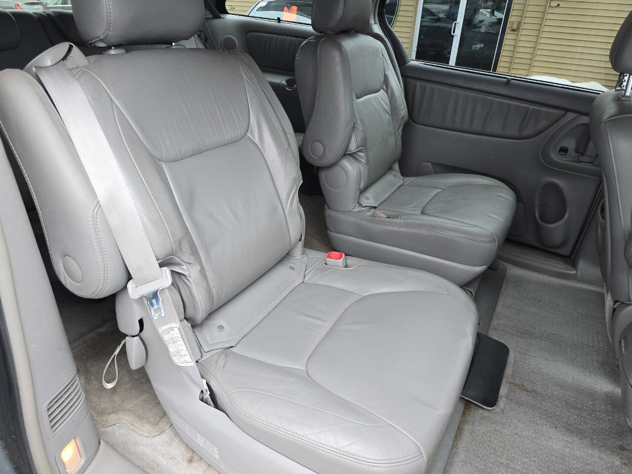 Used 2006 Toyota Sienna XLE Limited AWD/4WD image 30