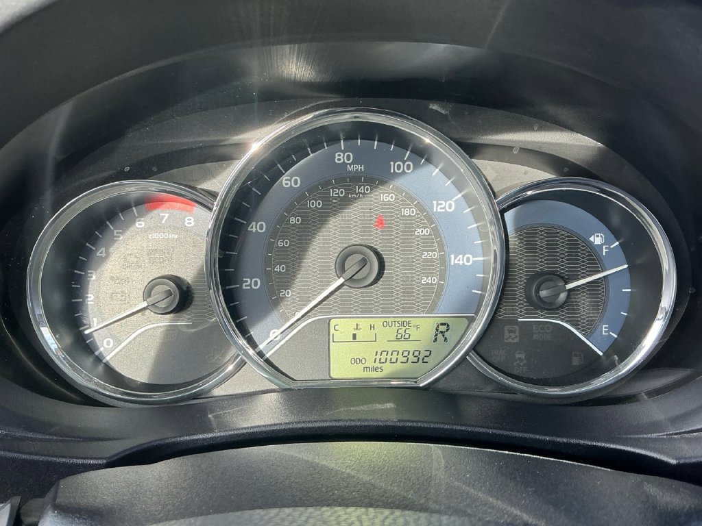 Used 2014 Toyota Corolla LE FWD image 19