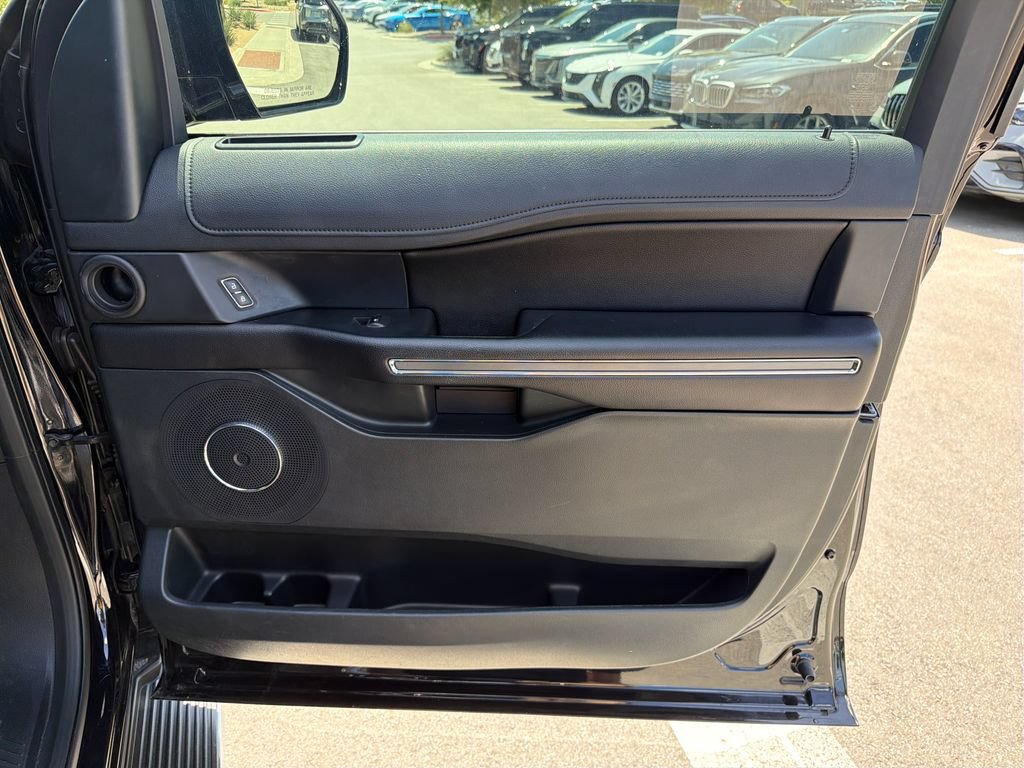Used 2020 Ford Expedition XLT w/ Equipment Group 202A RWD image 39