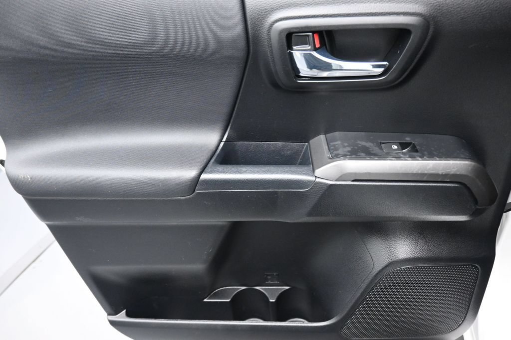 Used 2022 Toyota Tacoma TRD Off-Road RWD image 29