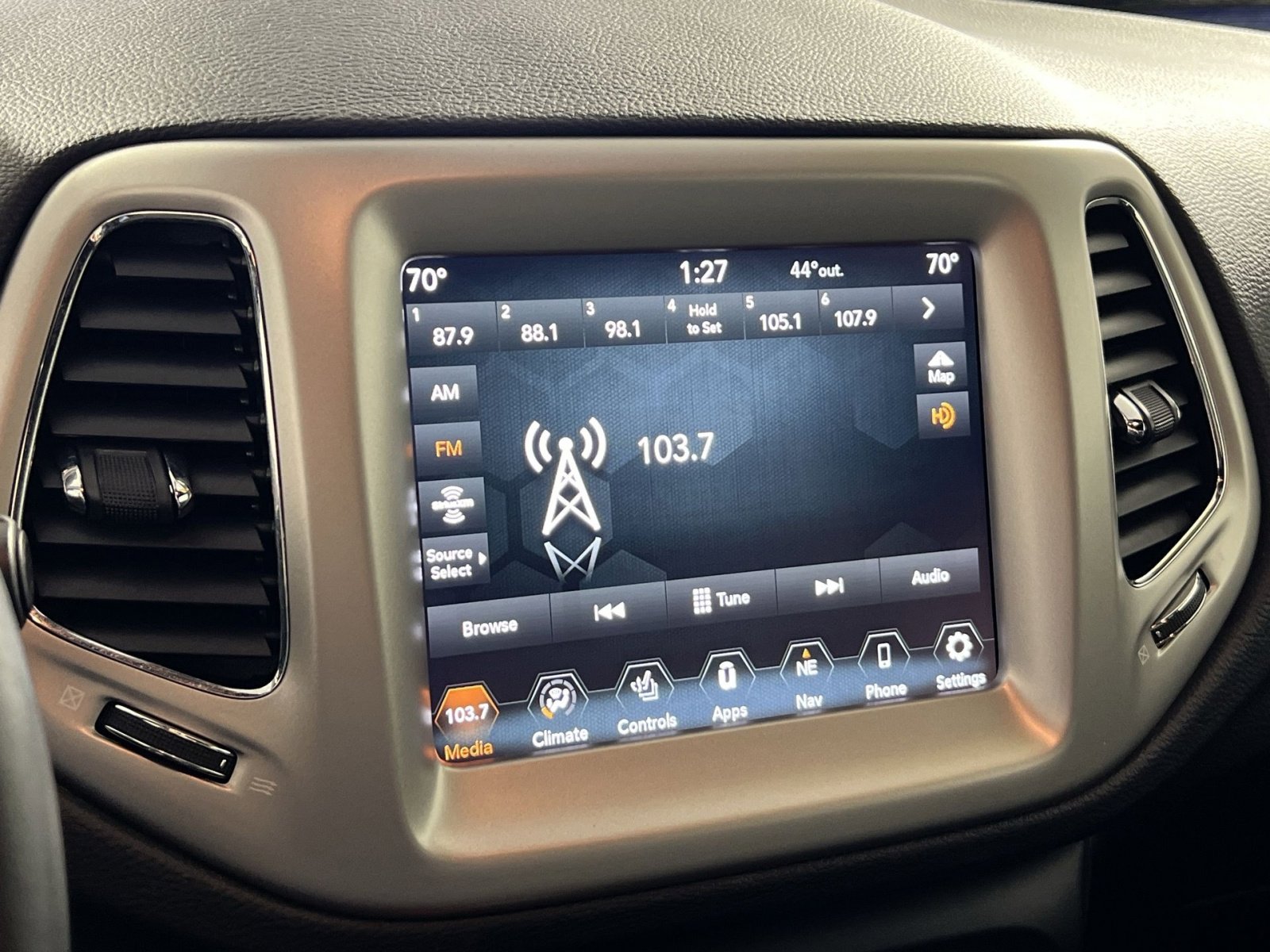 Used 2021 Jeep Compass 80th Special Edition image 18