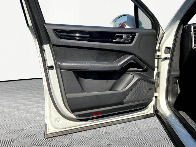 Used 2023 Porsche Cayenne S w/ Premium Package Plus AWD/4WD image 21