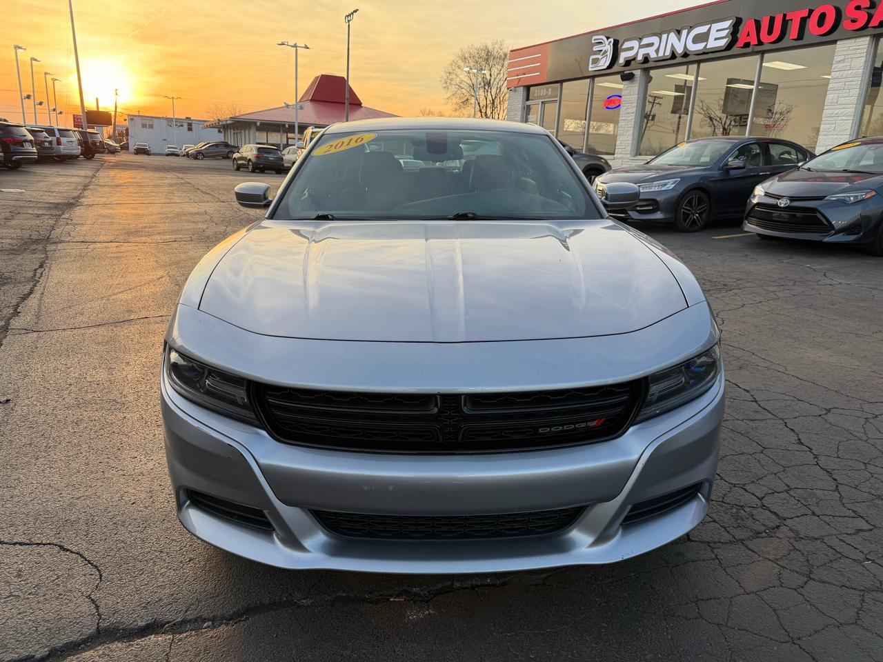 Used 2016 Dodge Charger SXT AWD/4WD image 2