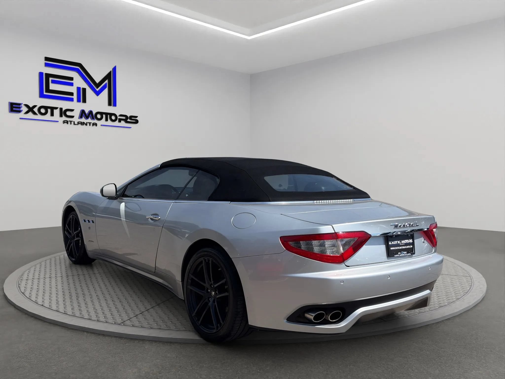 Used 2011 Maserati GranTurismo Convertible RWD image 3